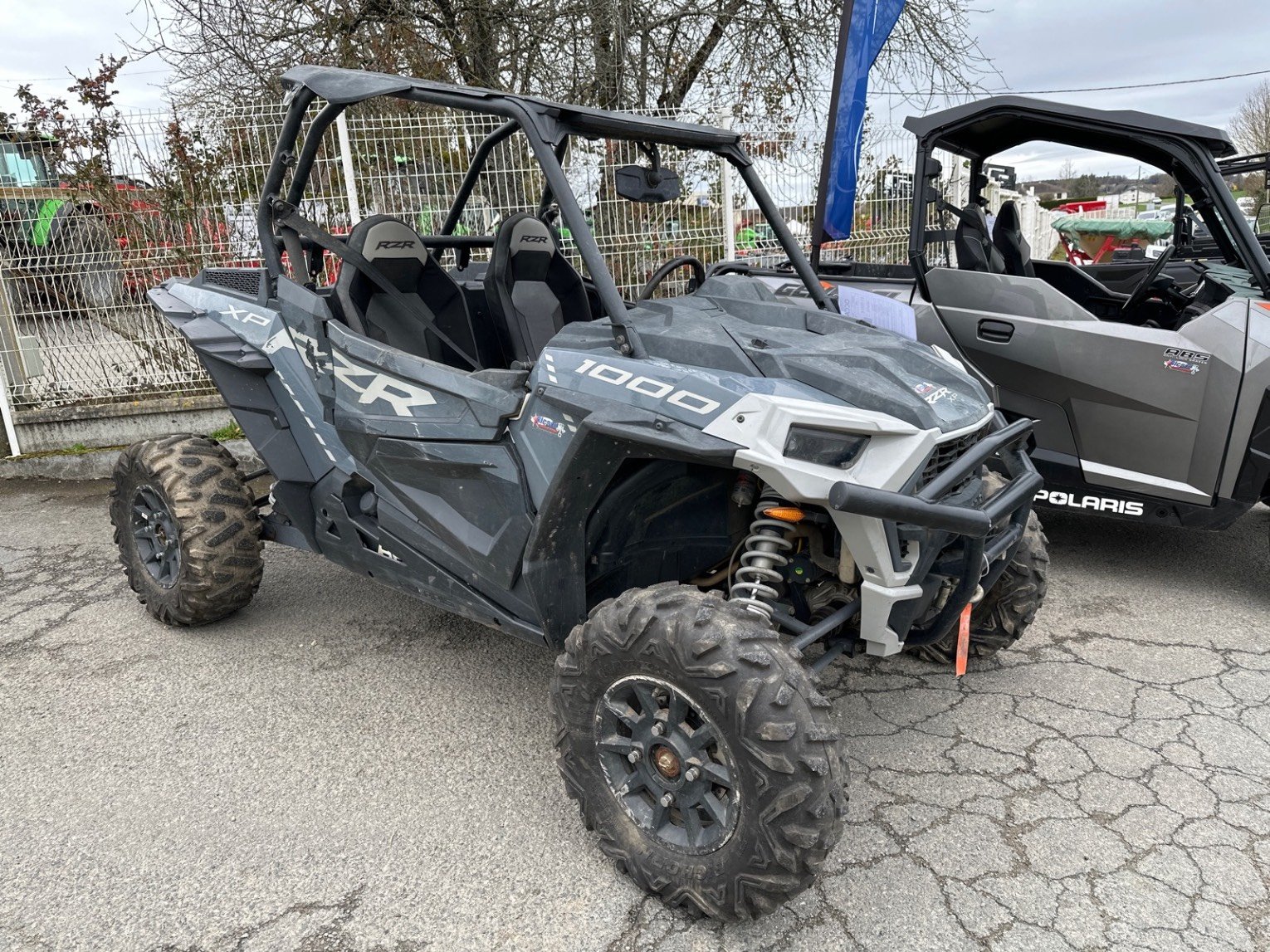 Quad - transporteur Polaris RZR64XP1000EPS