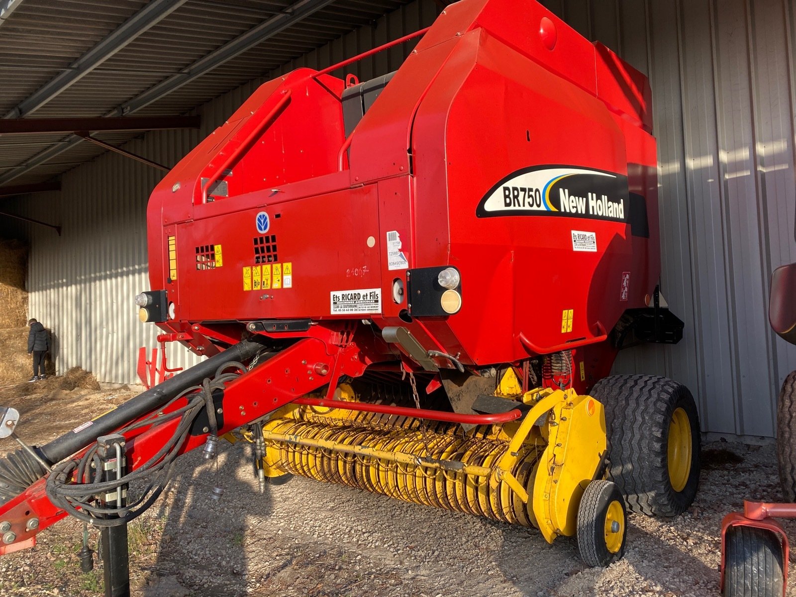 Presse à balles rondes Presse à balles rondes New Holland BR750