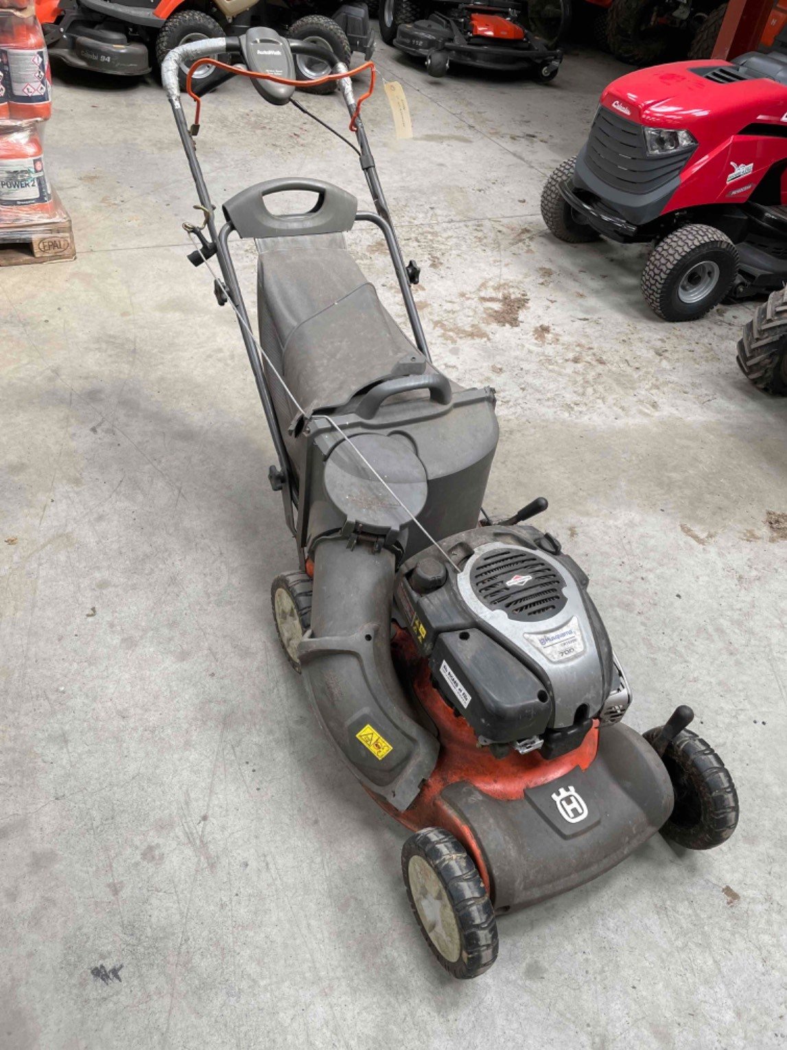 Tondeuse poussée et tractée Tondeuse poussée et tractée Husqvarna R152SV