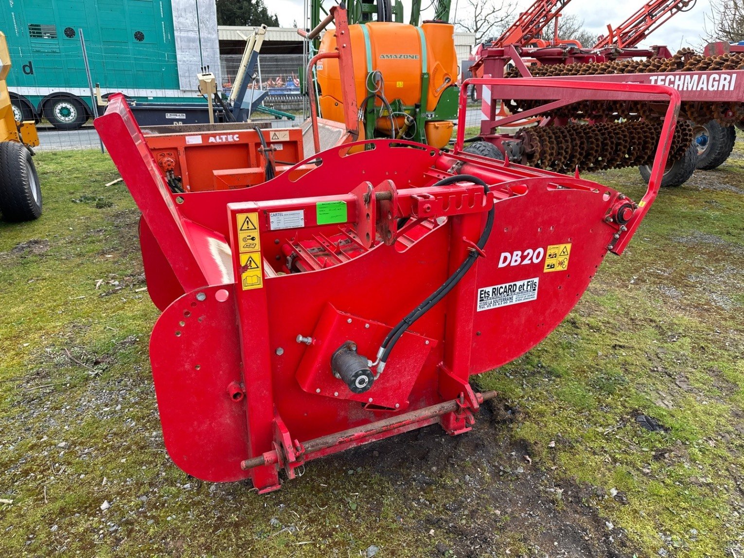 Dérouleuse de balle Dérouleuse de balle Silofarmer DBST20