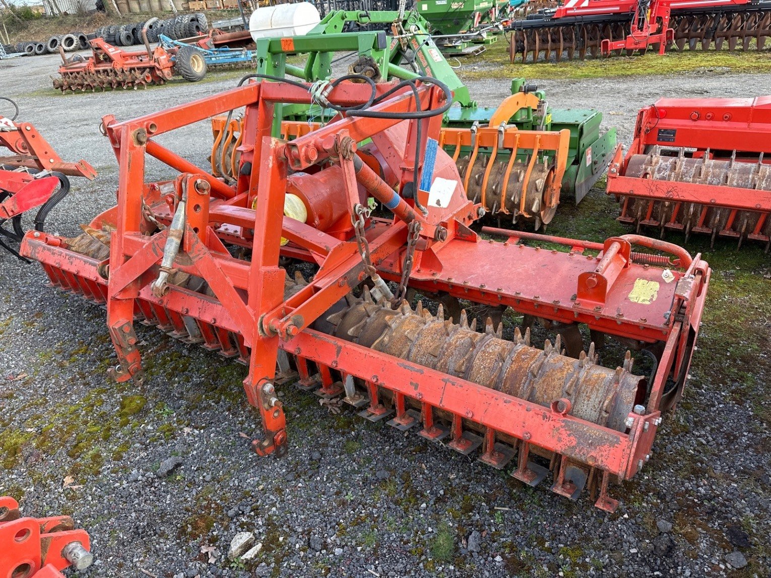 Herse rotative Herse rotative Kuhn KUHN