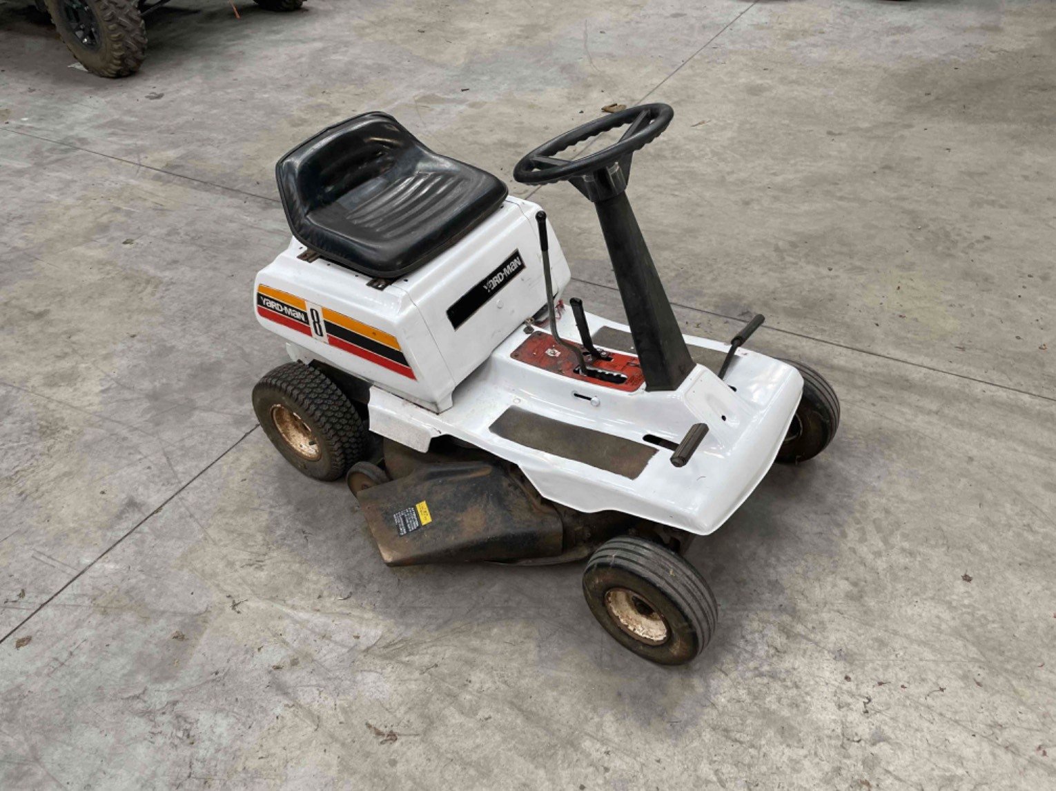 Tondeuse autoportée Tondeuse autoportée Yard Man 8