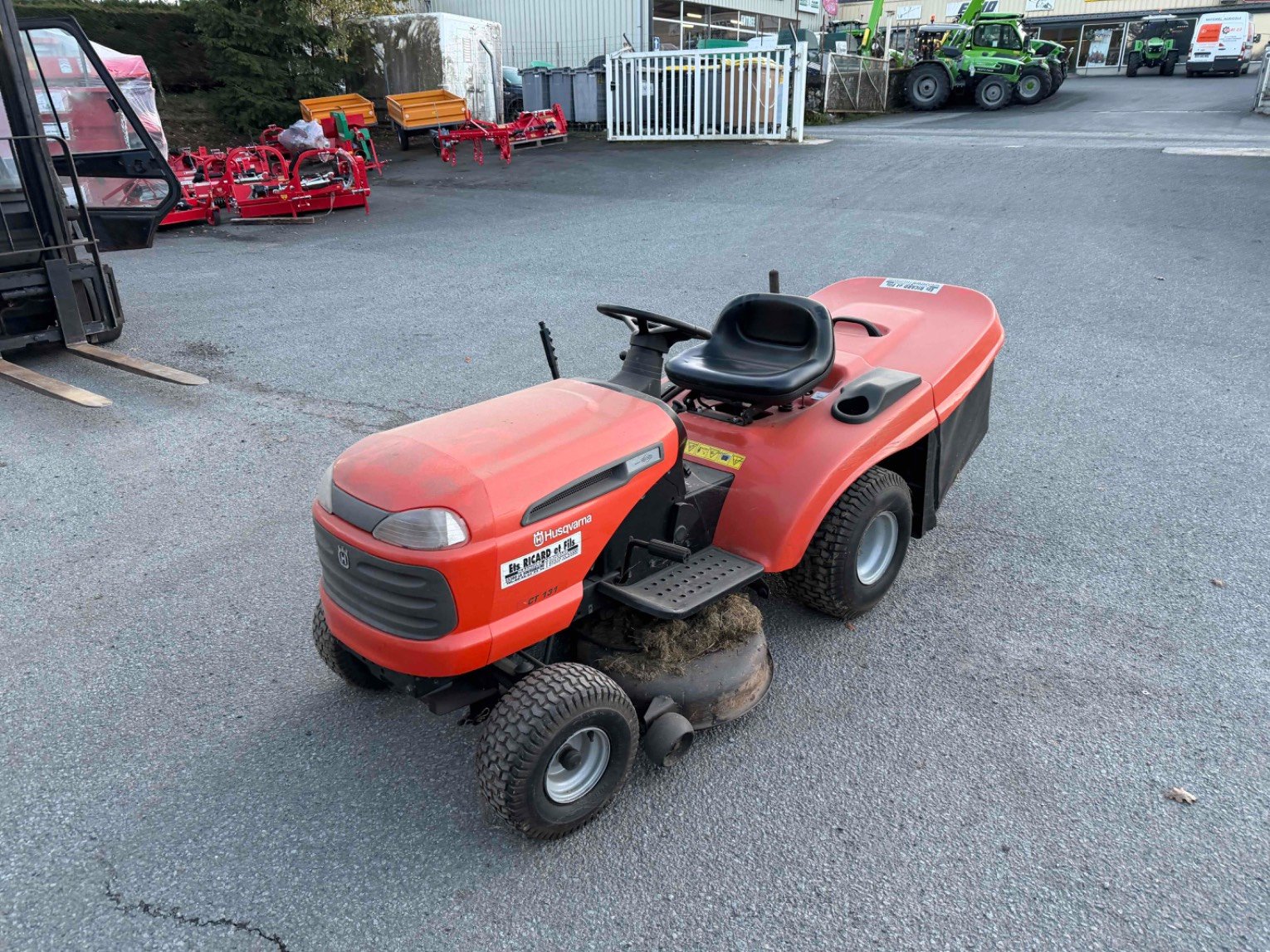 Tondeuse poussée et tractée Husqvarna CTH141