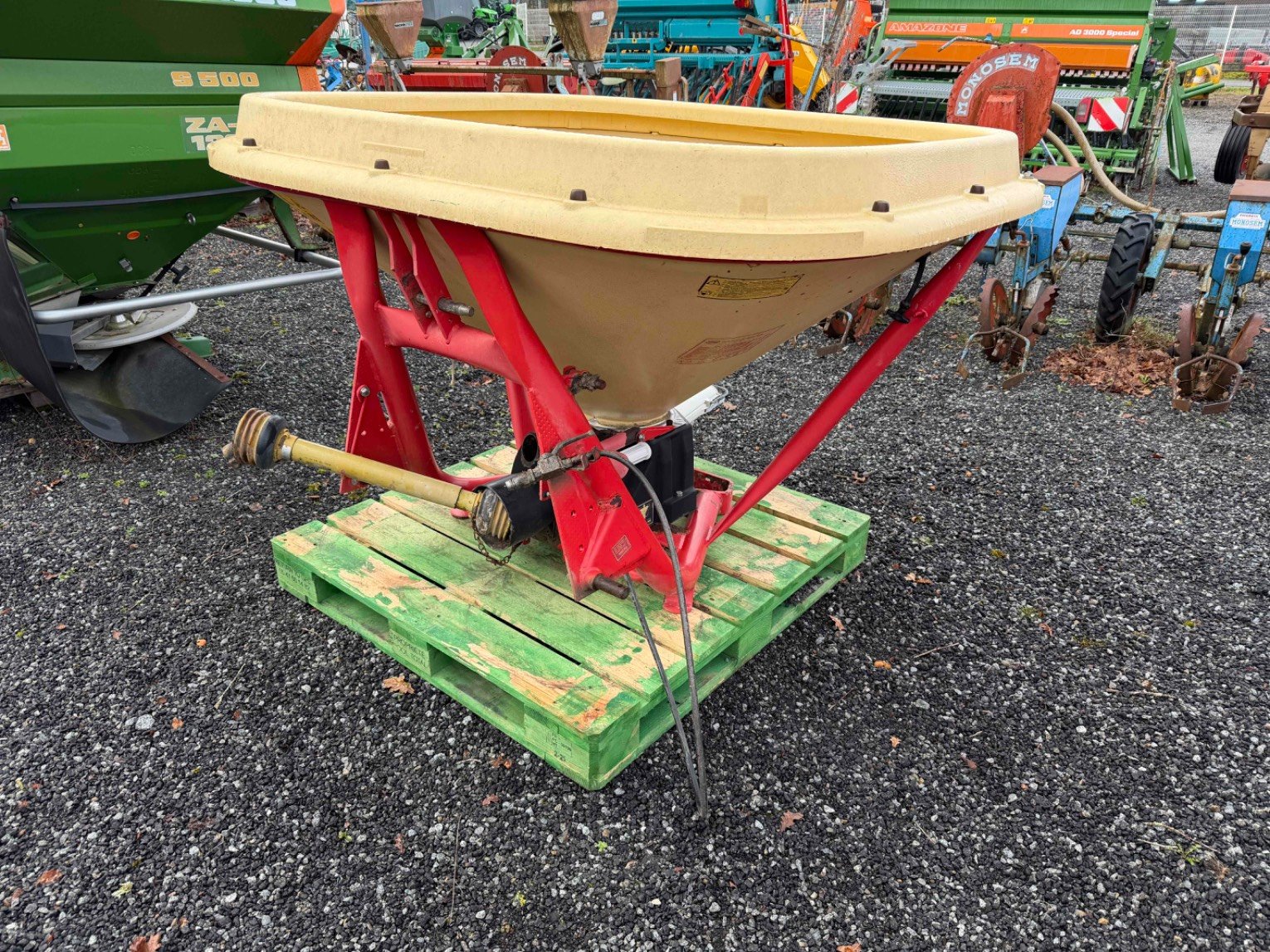 Distributeur d'engrais Greenland PS604