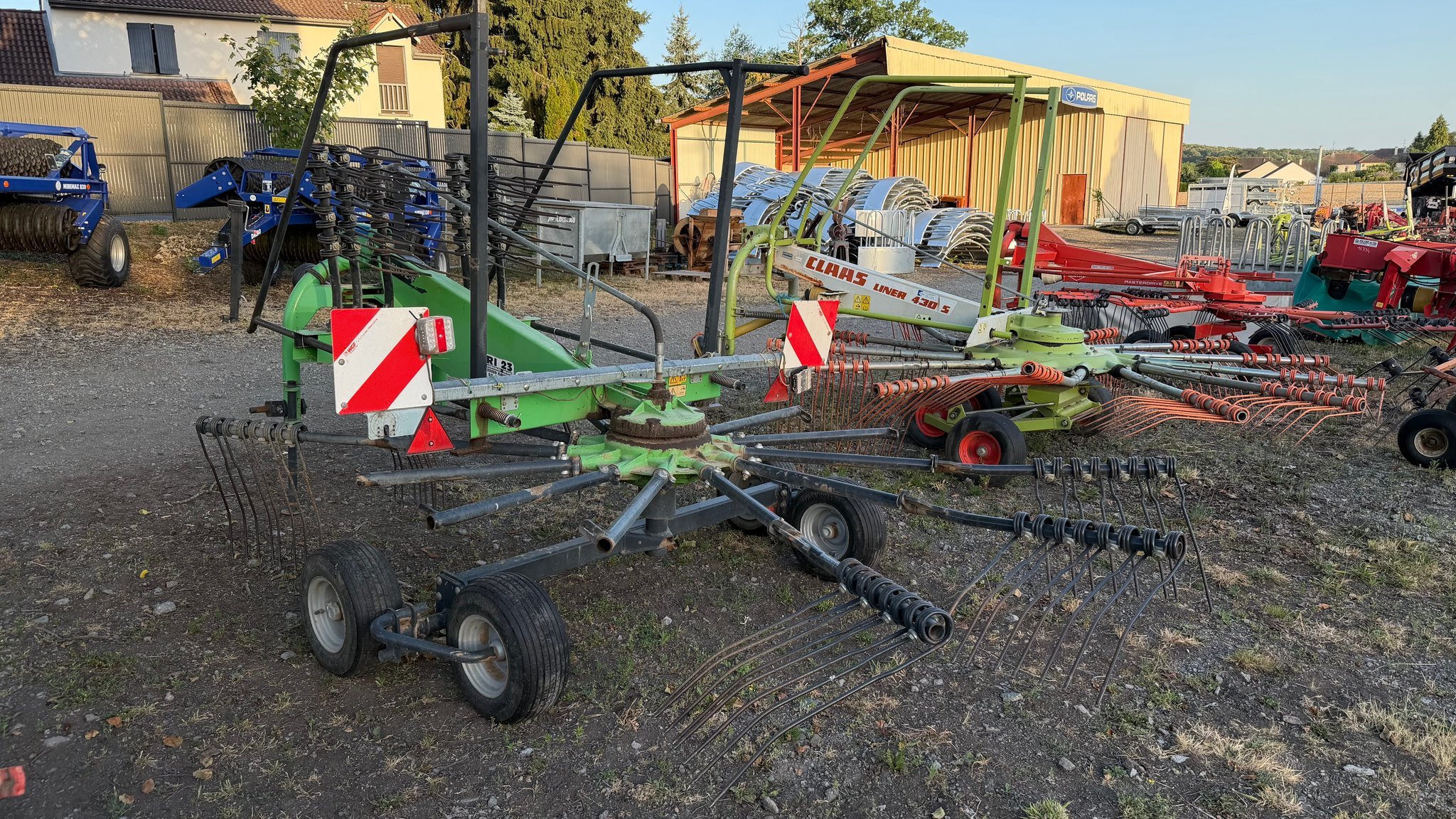 Andaineur Deutz-Fahr SWATMASTER 4321