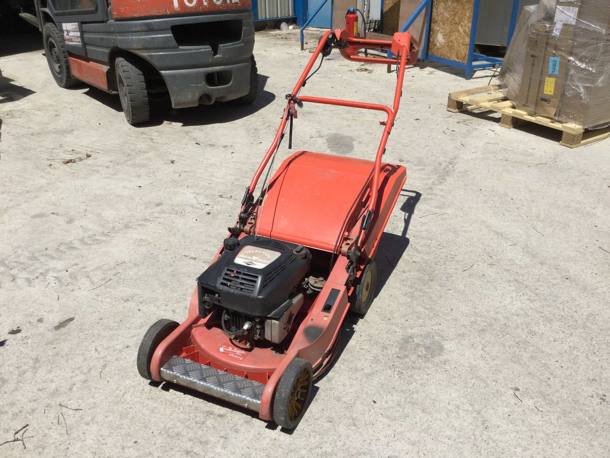 Tondeuse poussée et tractée Wolf GTFB4M