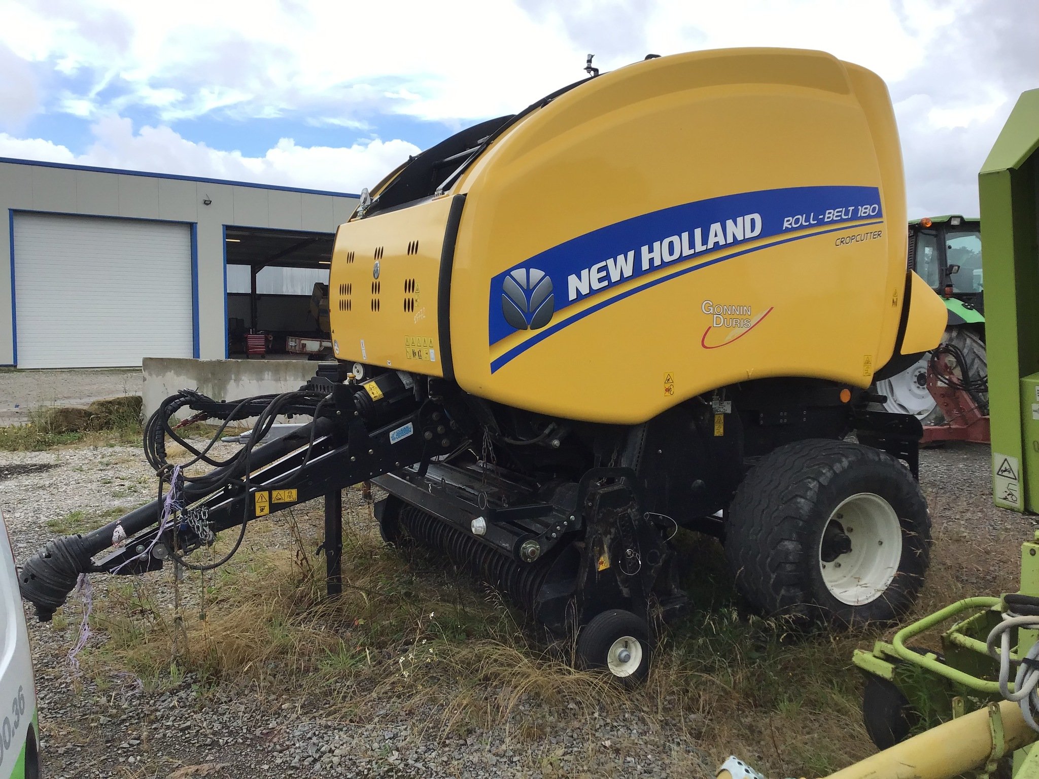 Presse à balles rondes New Holland ROLL BELT 180
