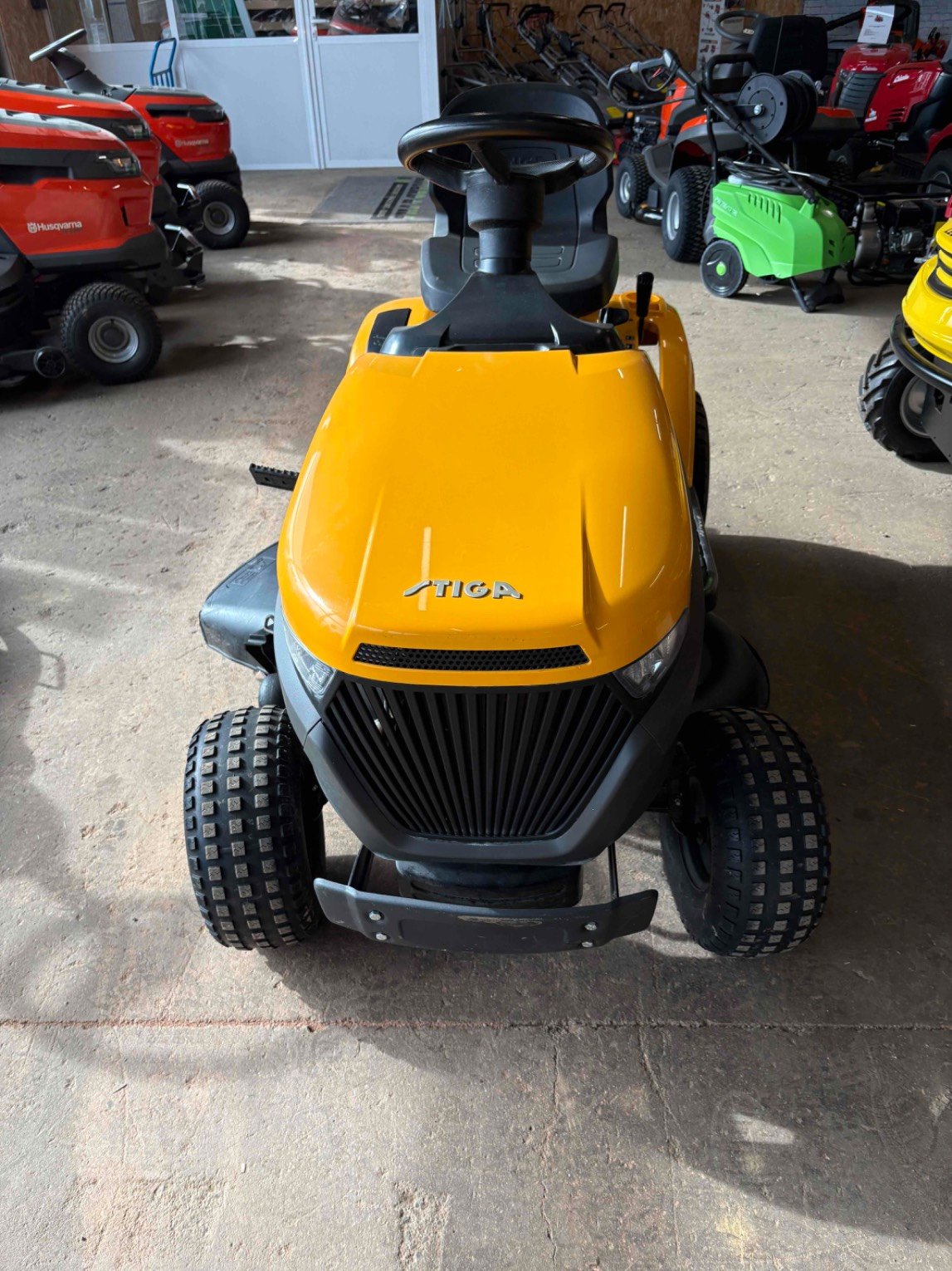 Tondeuse autoportée Stiga TORNADO3098H