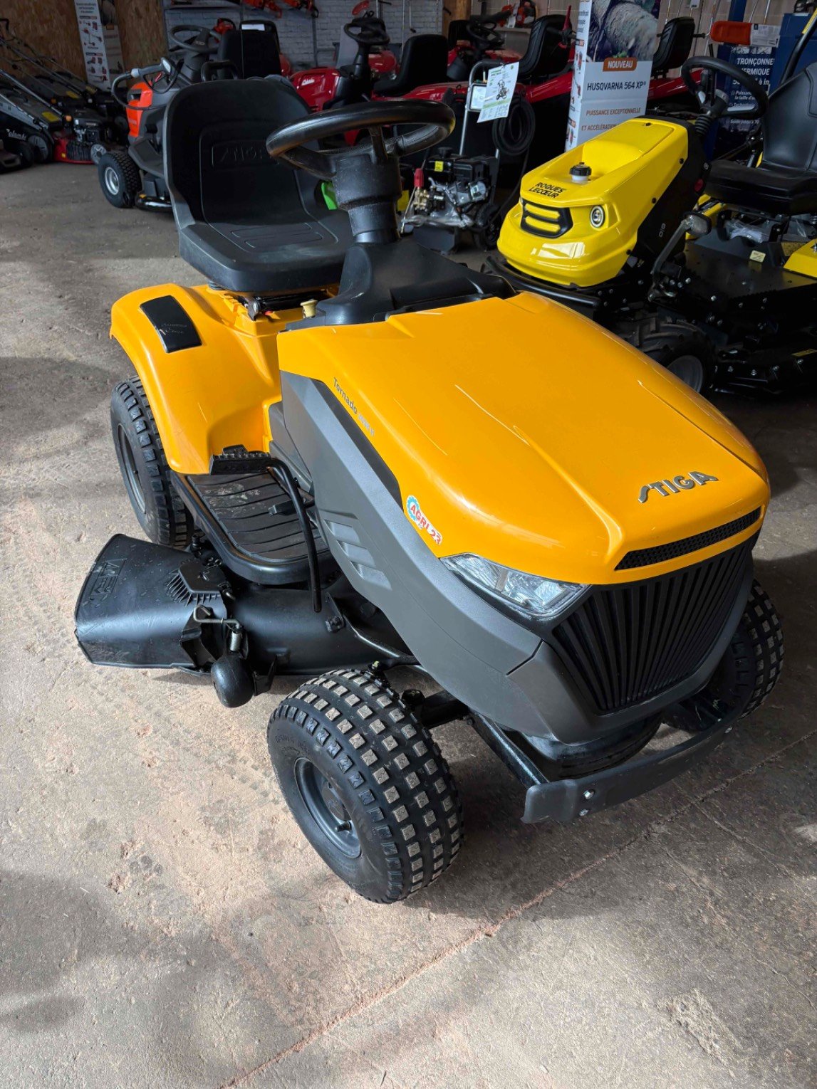 Tondeuse autoportée Stiga TORNADO3098H