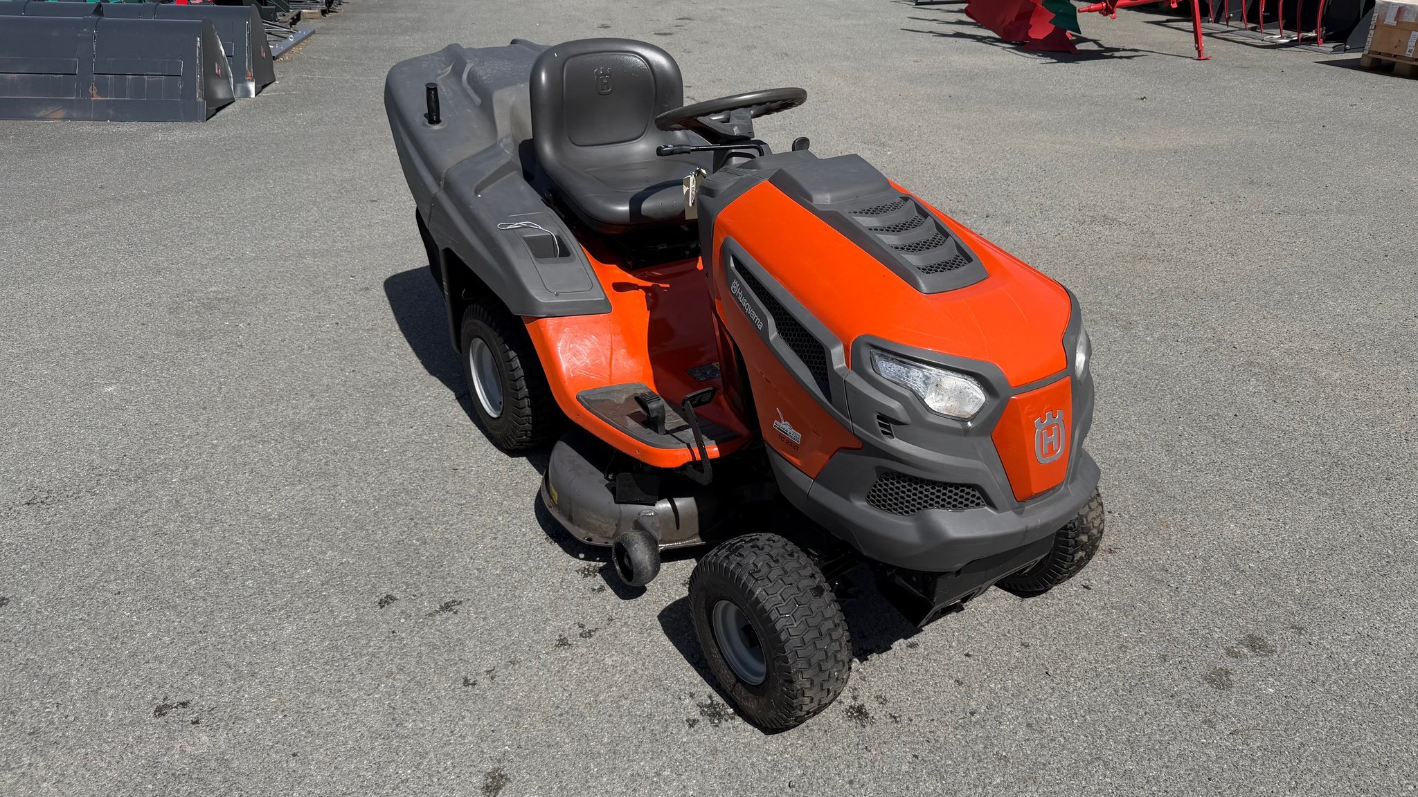 Tondeuse autoportée Husqvarna TC238T