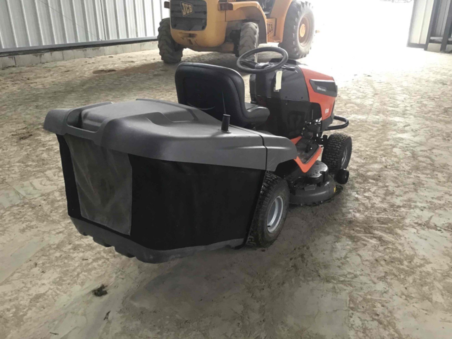 Tondeuse autoportée Husqvarna TC242T