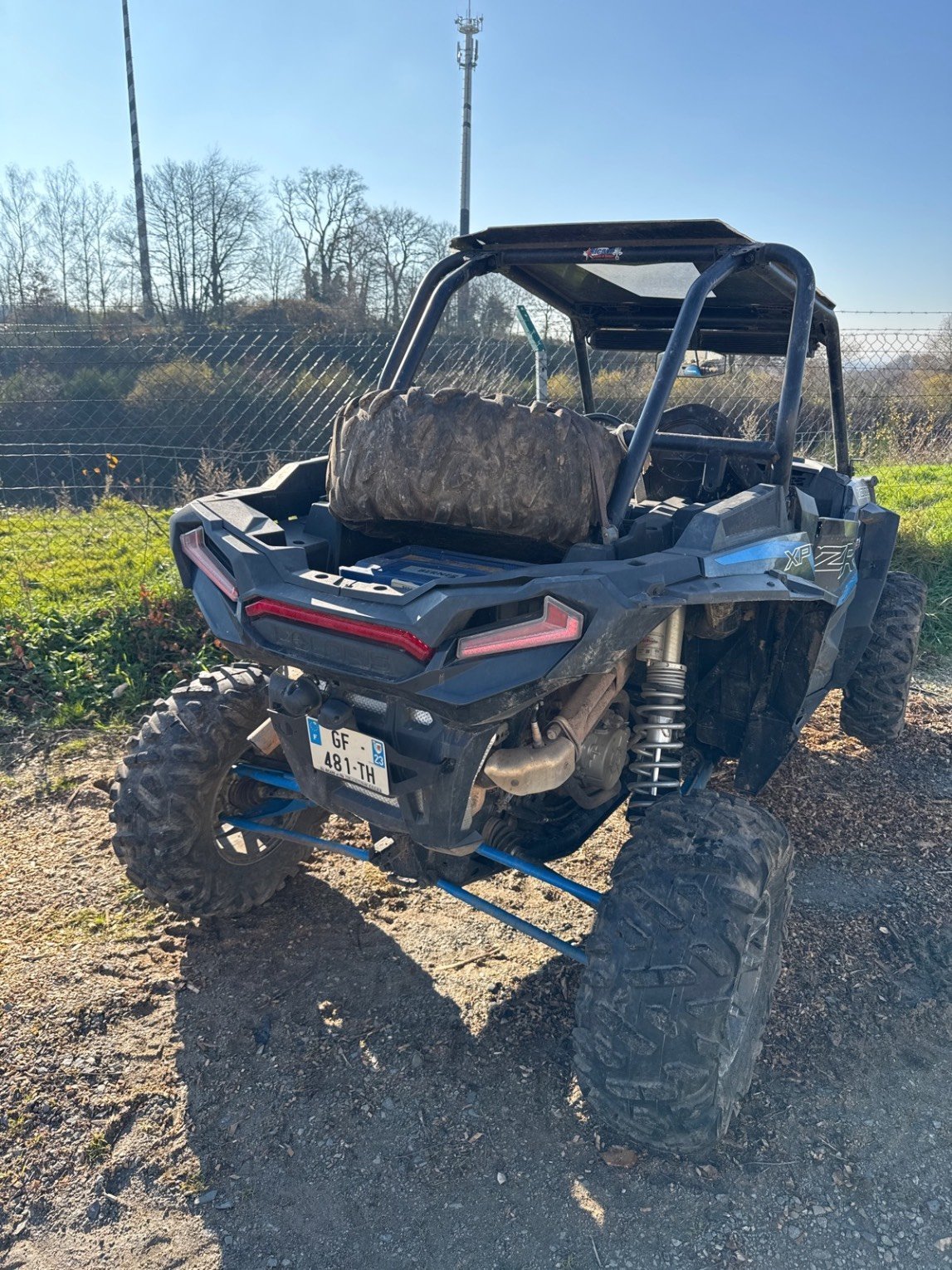 Quad - transporteur Polaris RZR64XP1000EPS