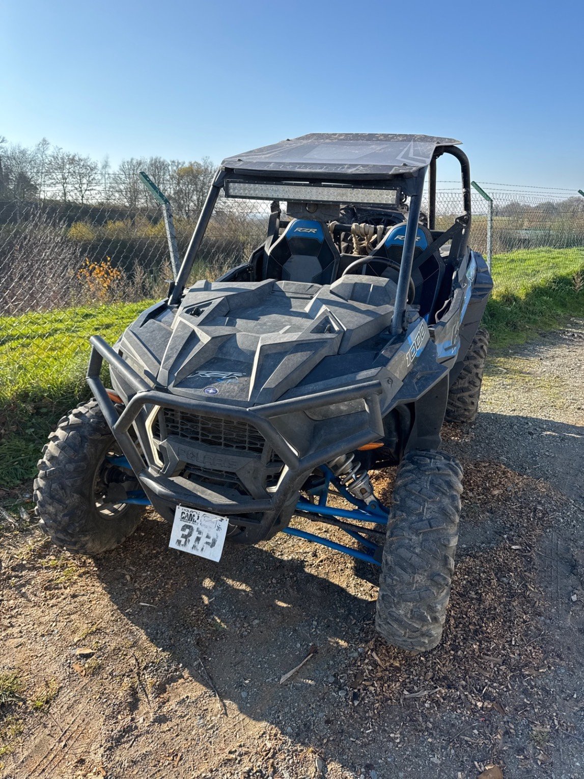 Quad - transporteur Polaris RZR64XP1000EPS