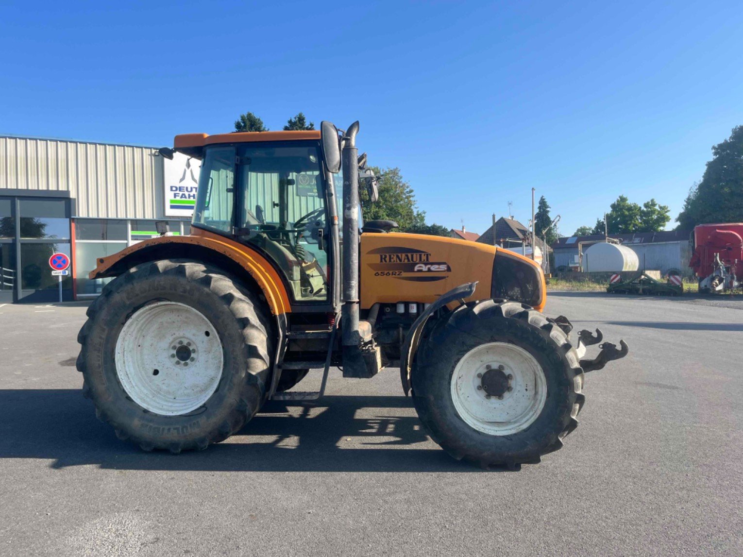 Tracteur agricole Claas ARES 656 RZ