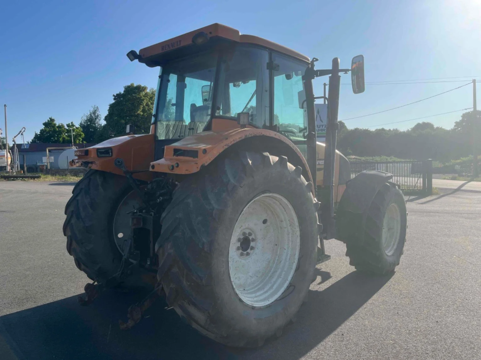Tracteur agricole Claas ARES 656 RZ