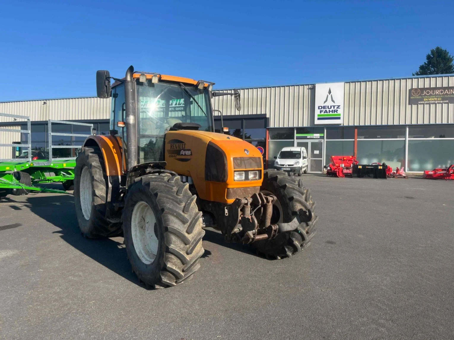 Tracteur agricole Claas ARES 656 RZ