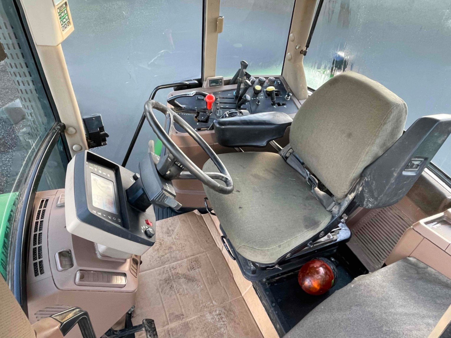 Tracteur agricole John Deere 7700