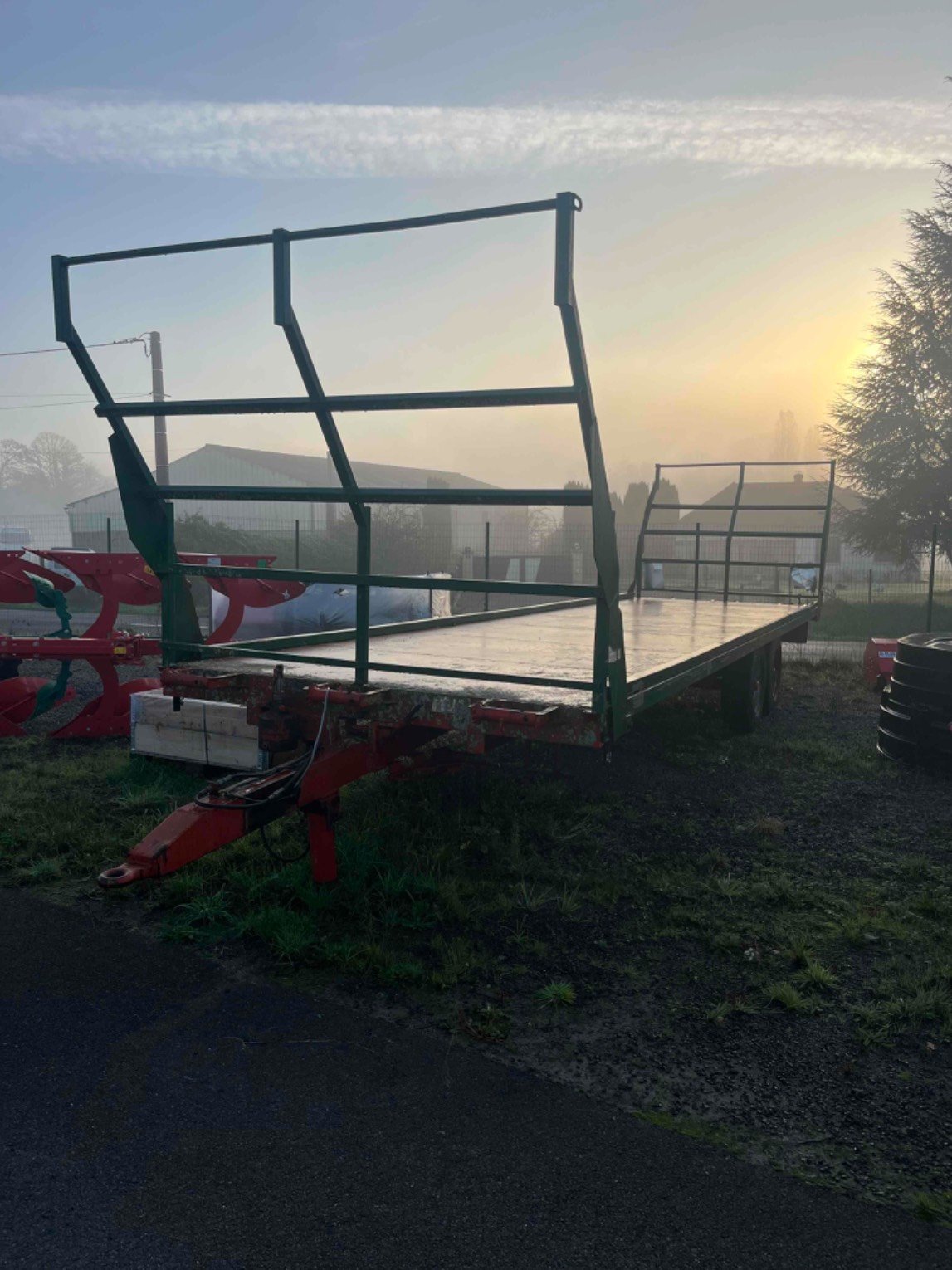 Plateau fourrager Chaumont 9m semi portee