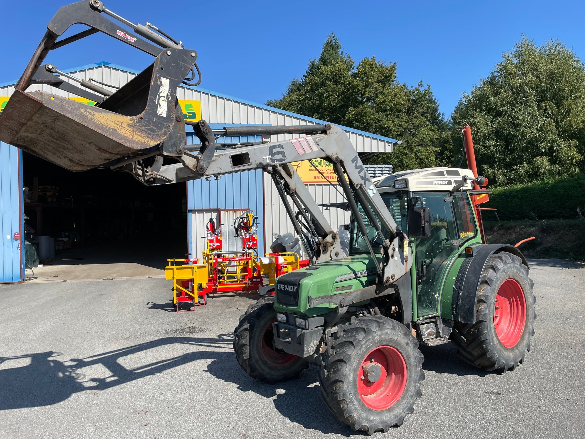 Tracteur agricole Fendt 208 S