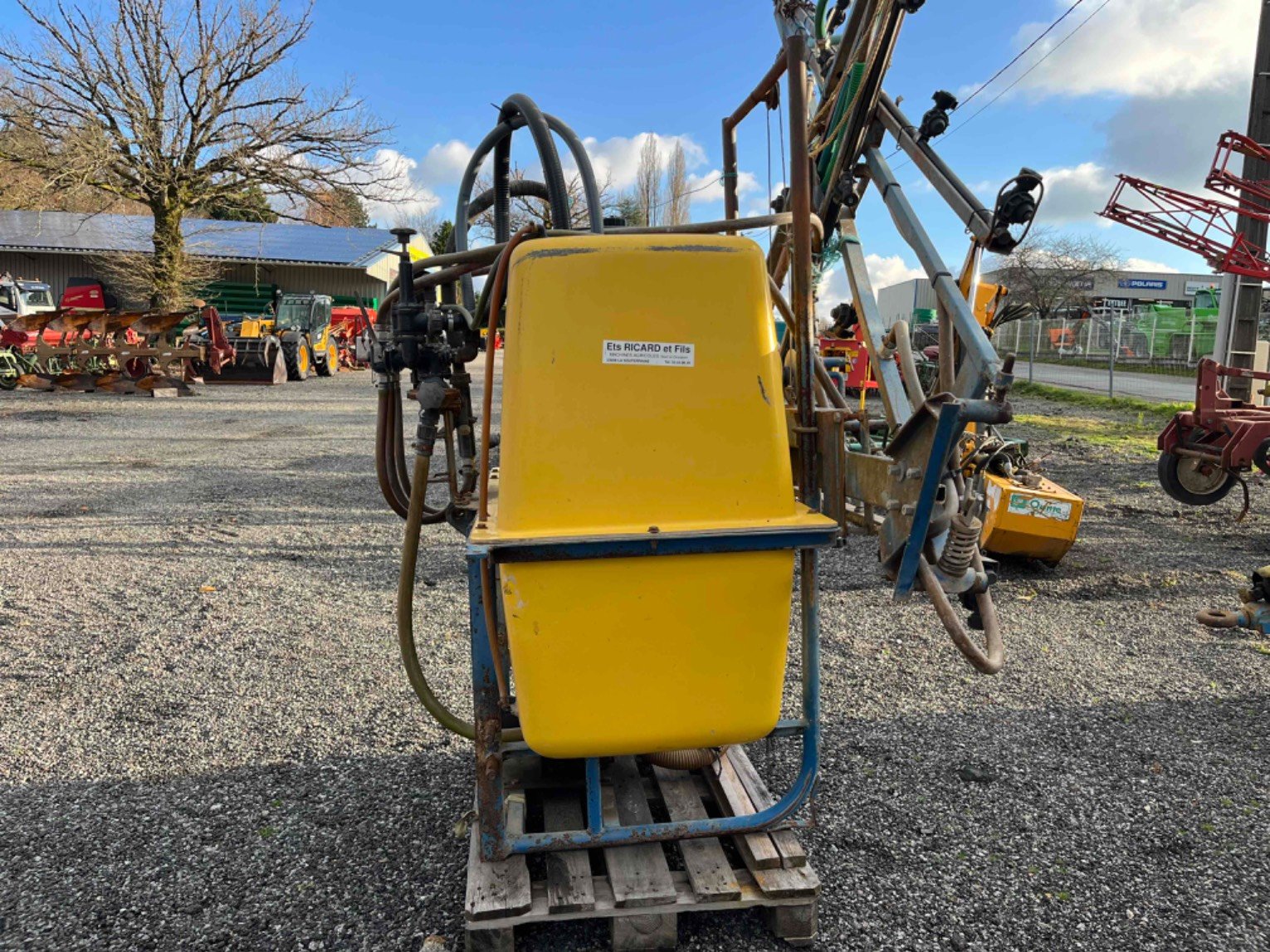 Pulvérisateur porté Caruelle polyform 800