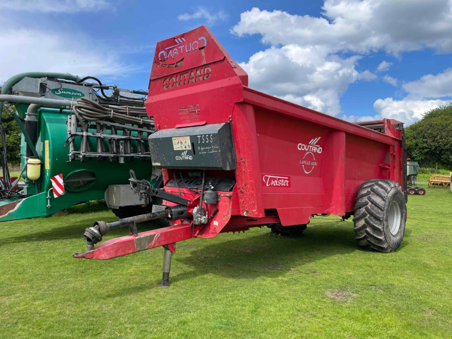 Épandeur à fumier Coutand T555
