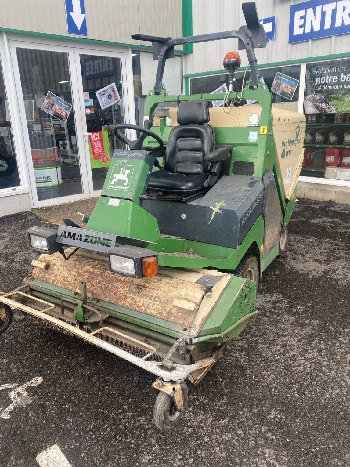 Tondeuse autoportée Amazone Profihopper 4WD