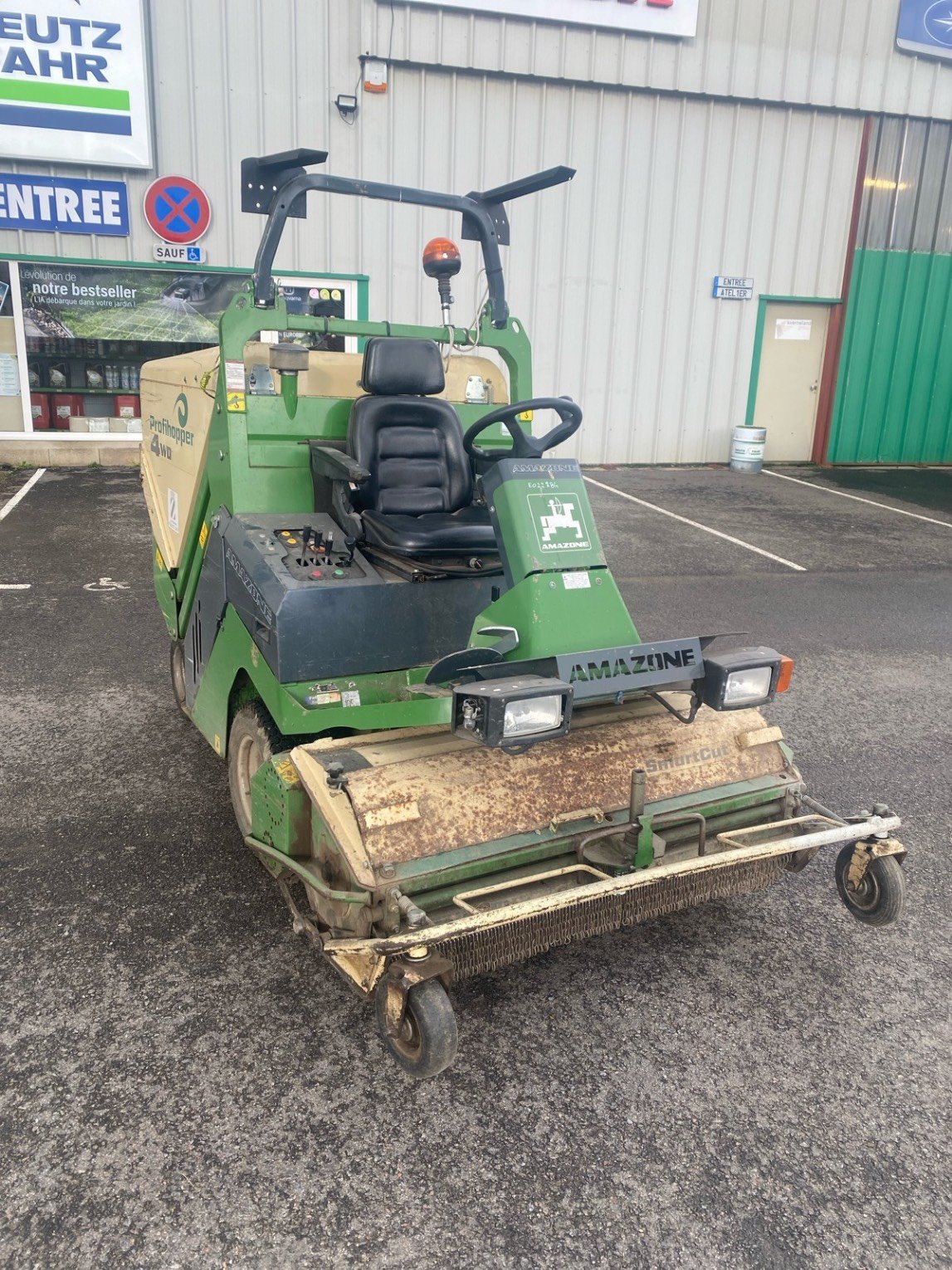 Tondeuse autoportée Amazone Profihopper 4WD