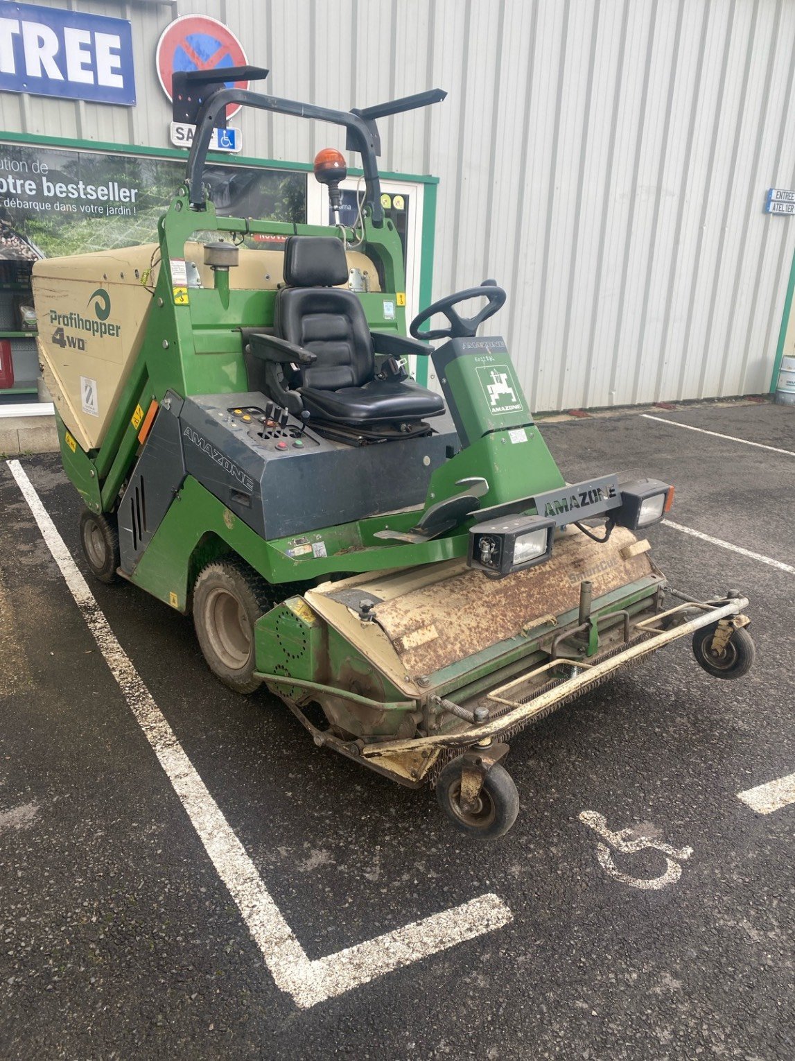 Tondeuse autoportée Amazone Profihopper 4WD