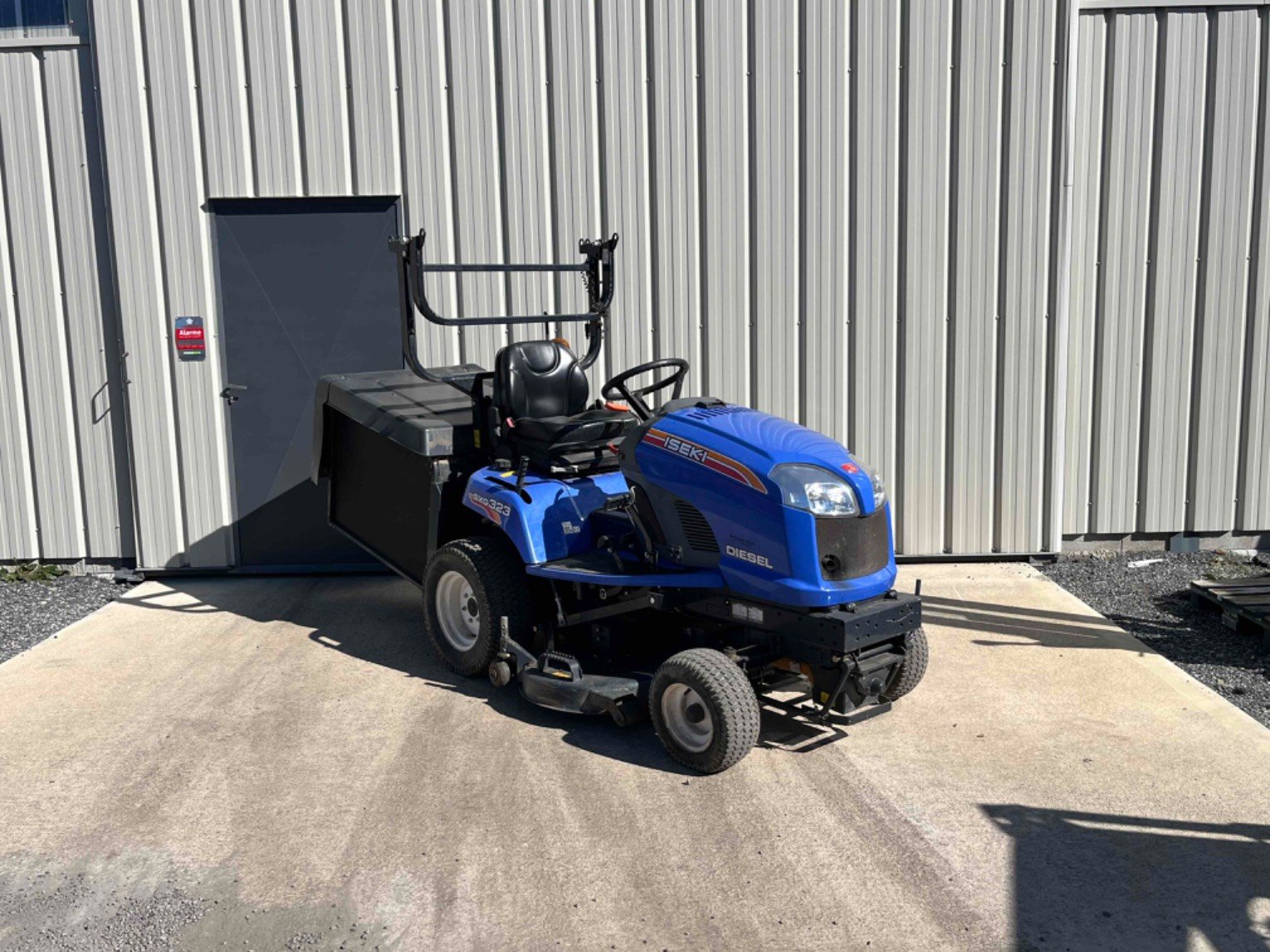 Tondeuse autoportée Iseki SXG323