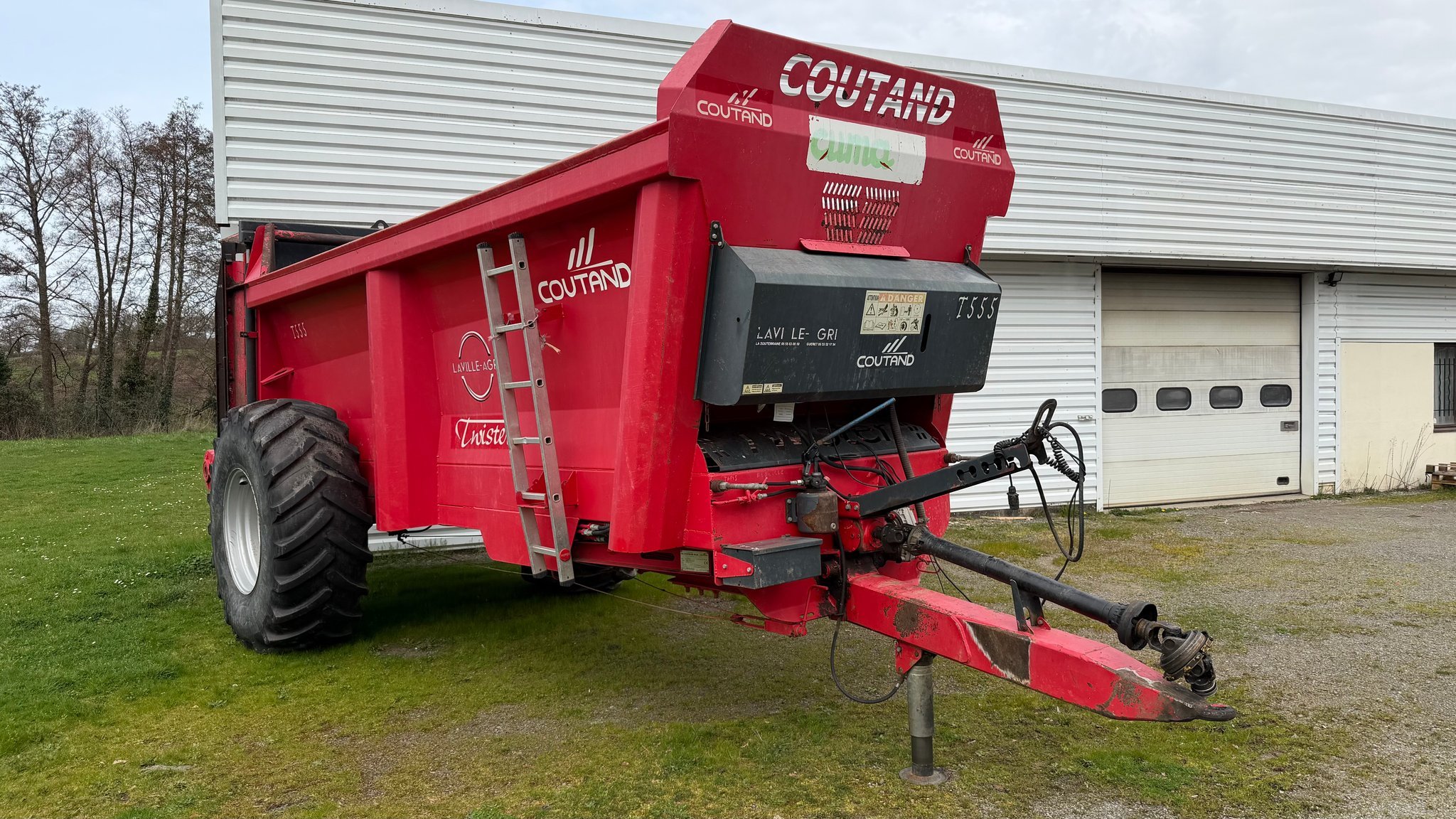 Épandeur à fumier Coutand T555