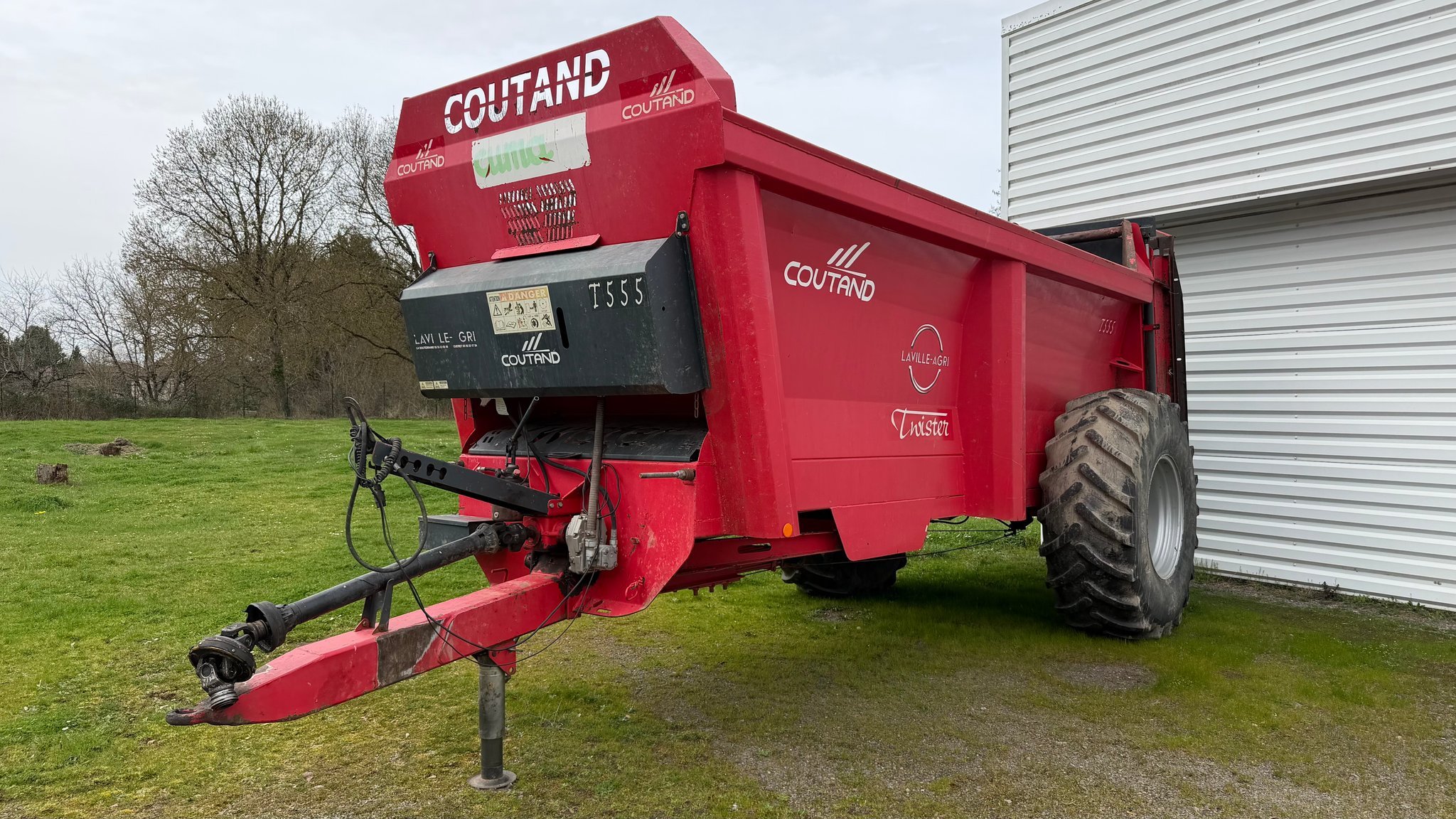 Épandeur à fumier Coutand T555