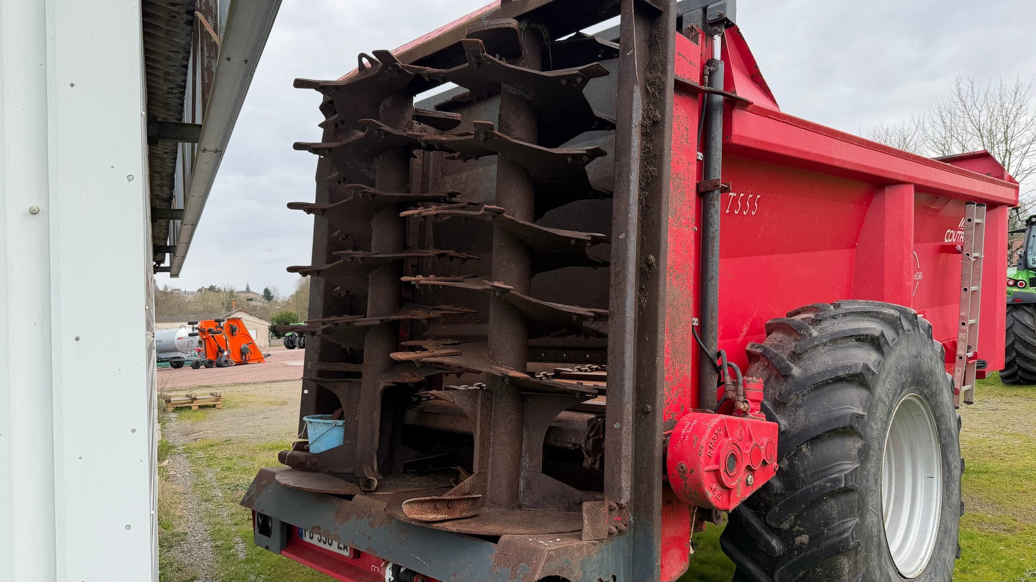 Épandeur à fumier Coutand T555