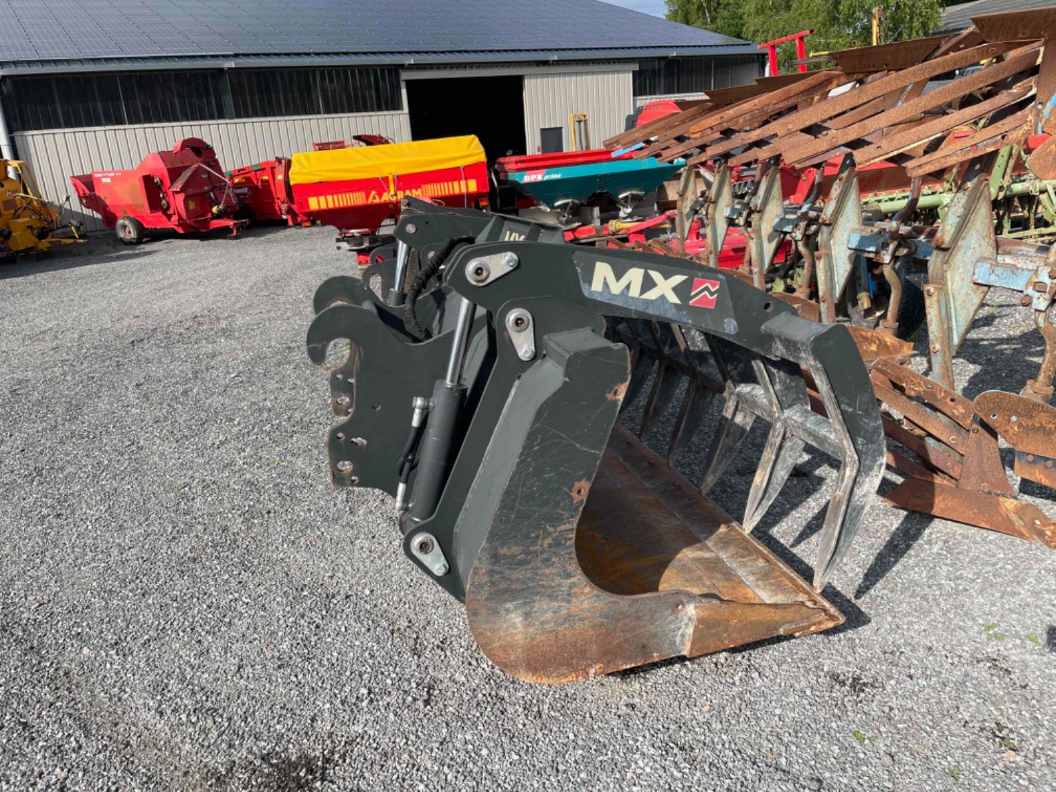Godet multi-services MX BMSA 245