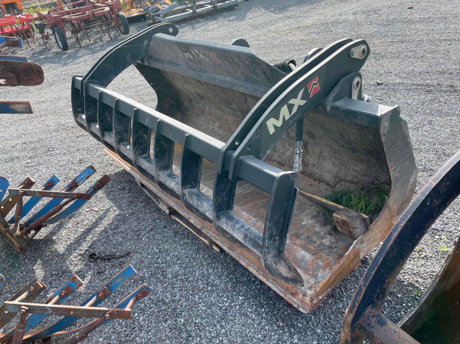 Godet multi-services MX BMSA 245