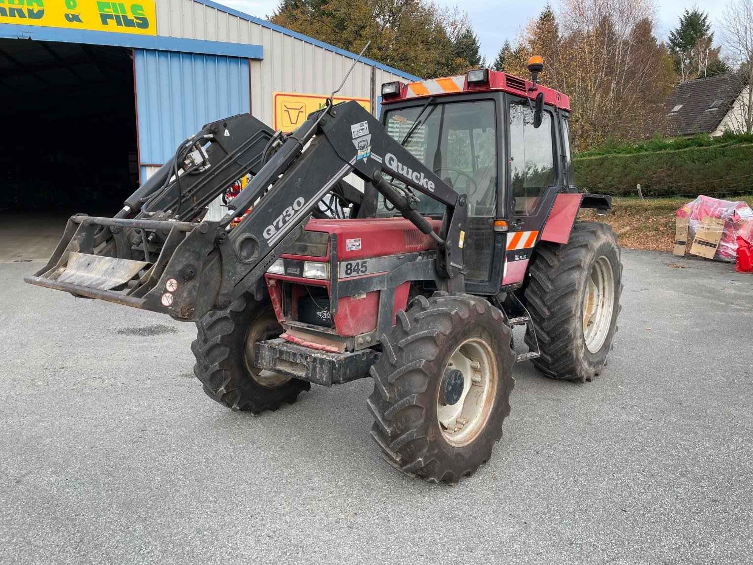 Tracteur agricole Case IH 845 xl plus