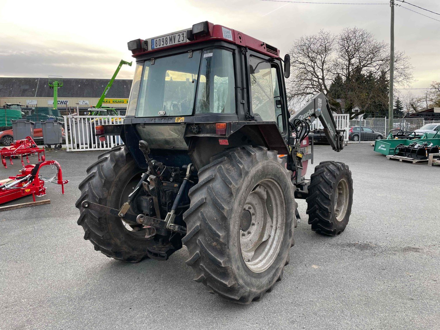 Tracteur agricole Case IH 845 xl plus