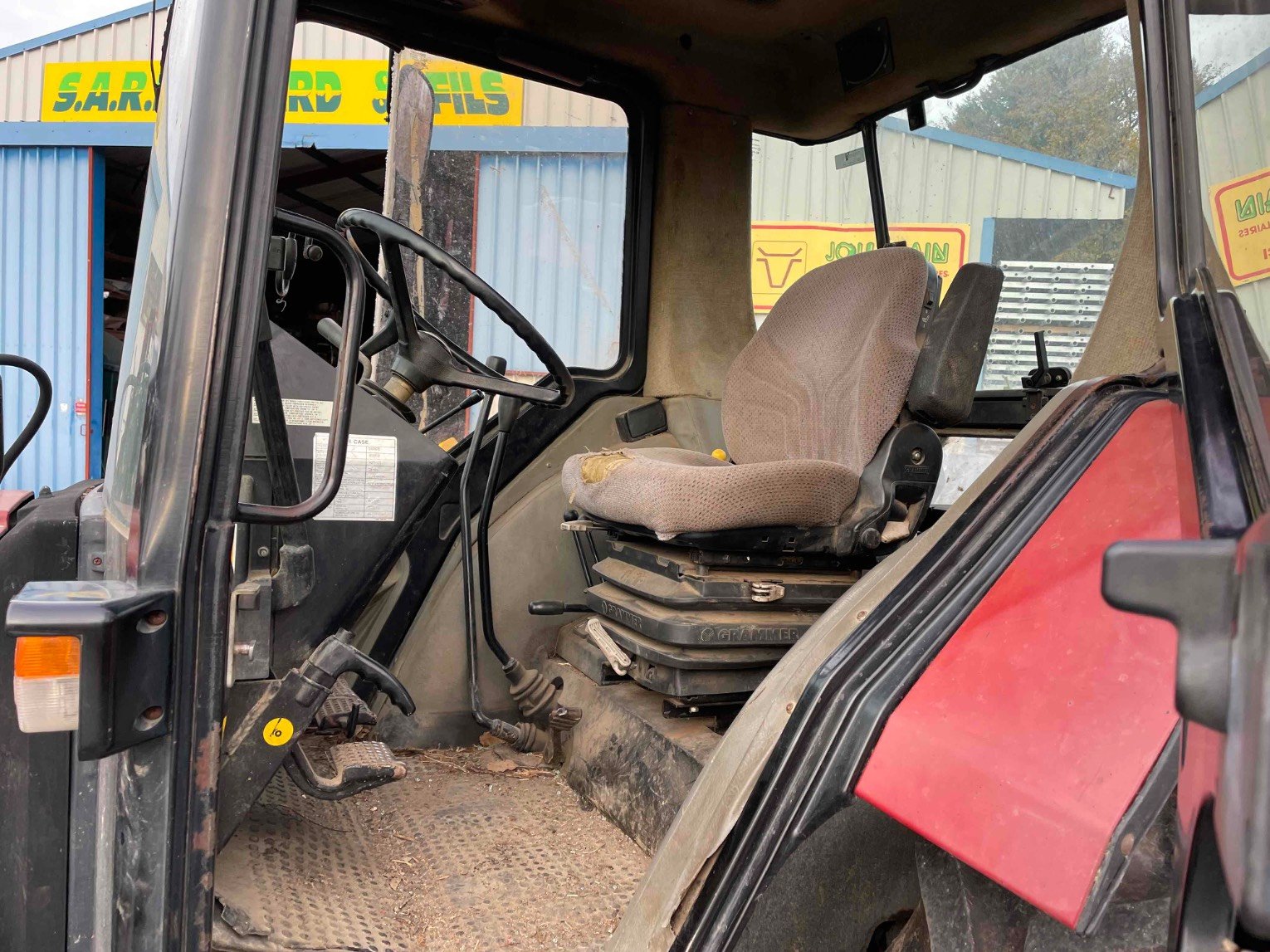 Tracteur agricole Case IH 845 xl plus