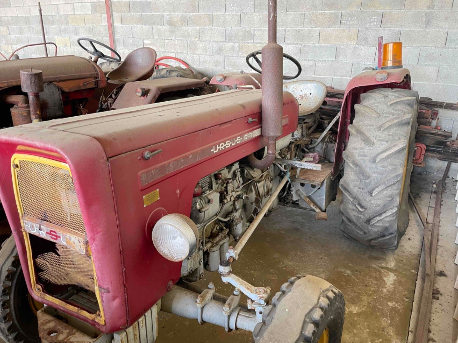 Tracteur agricole Ursus C360