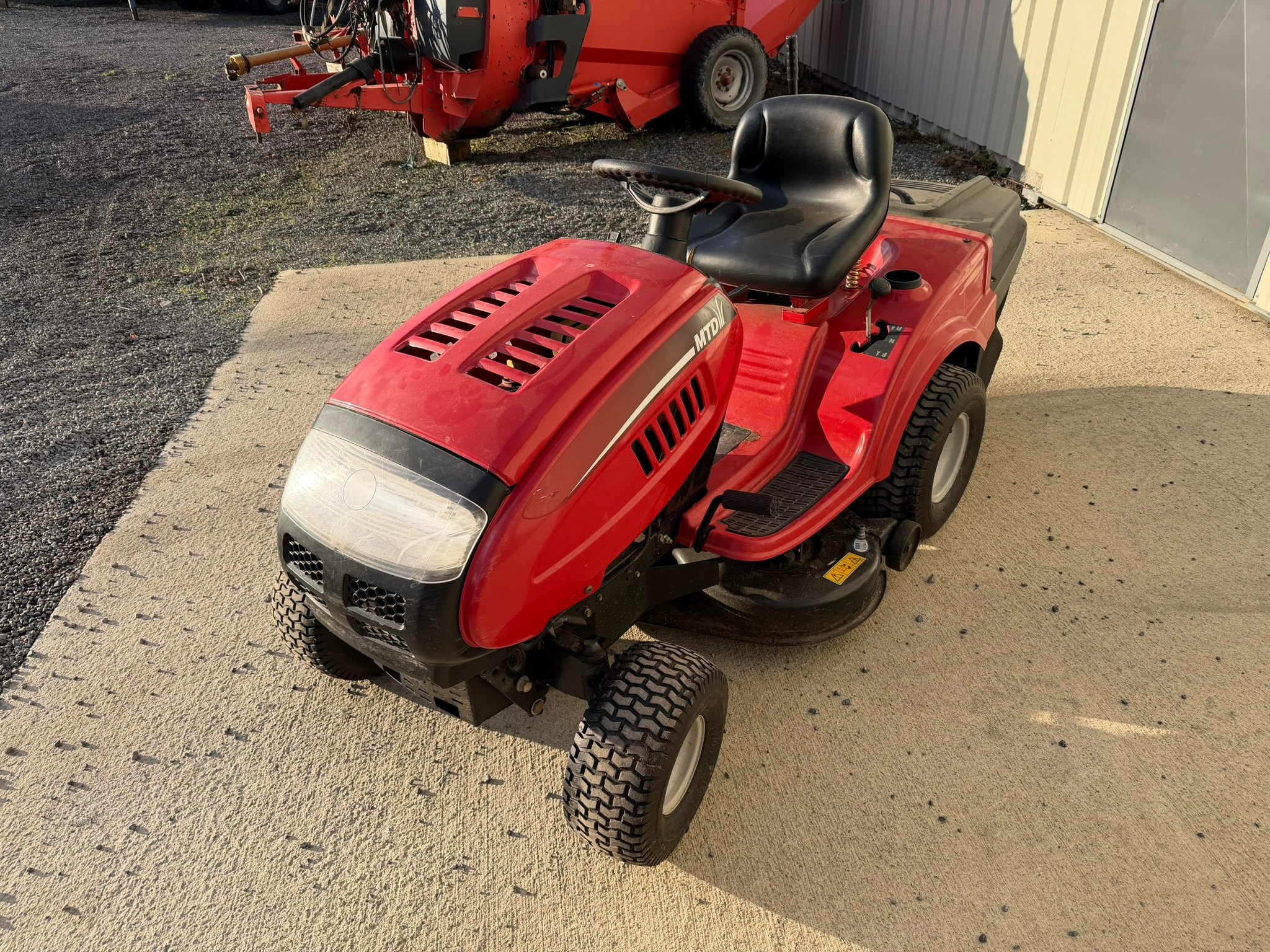 Tondeuse autoportée MTD LE135