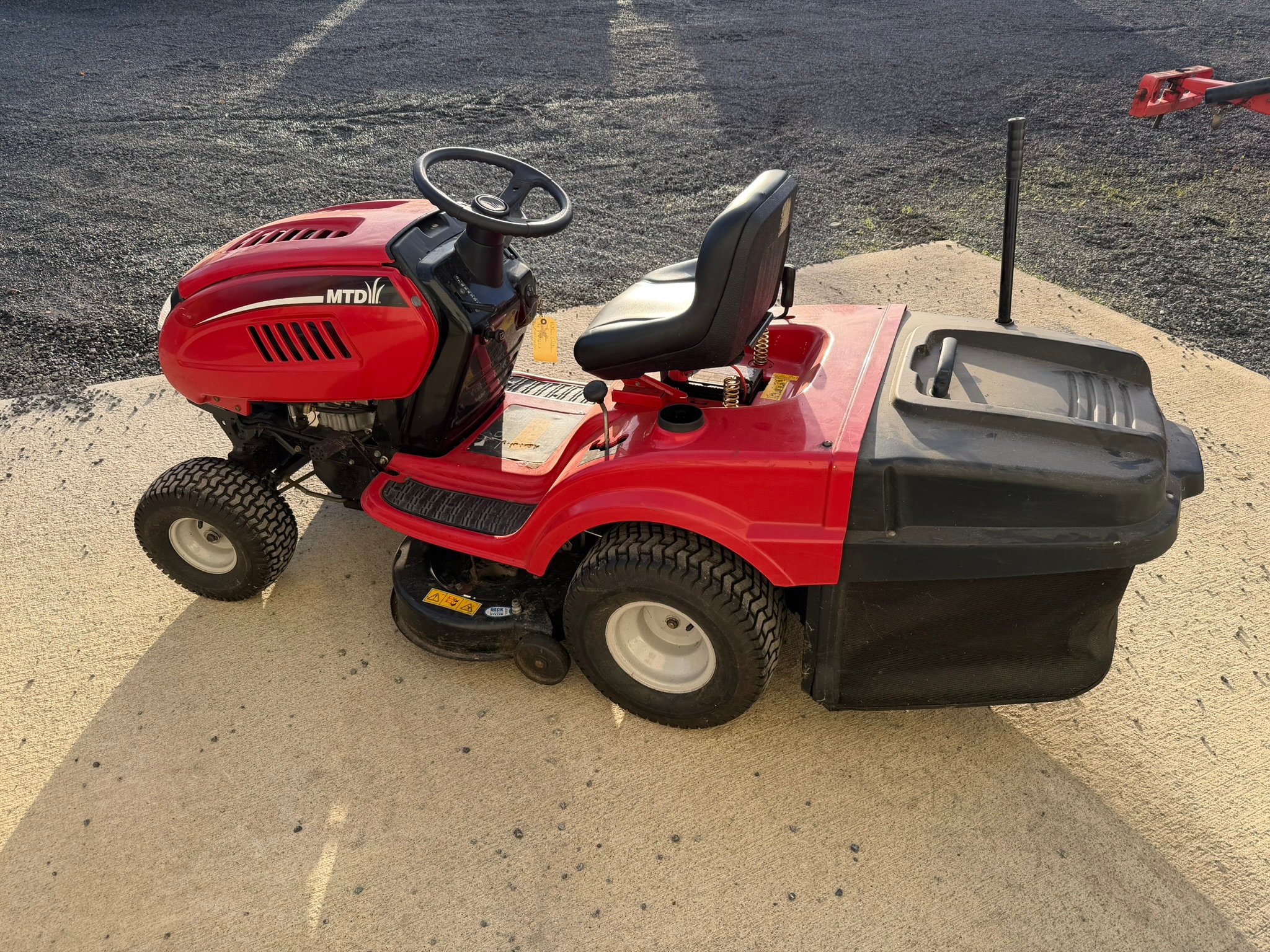 Tondeuse autoportée MTD LE135