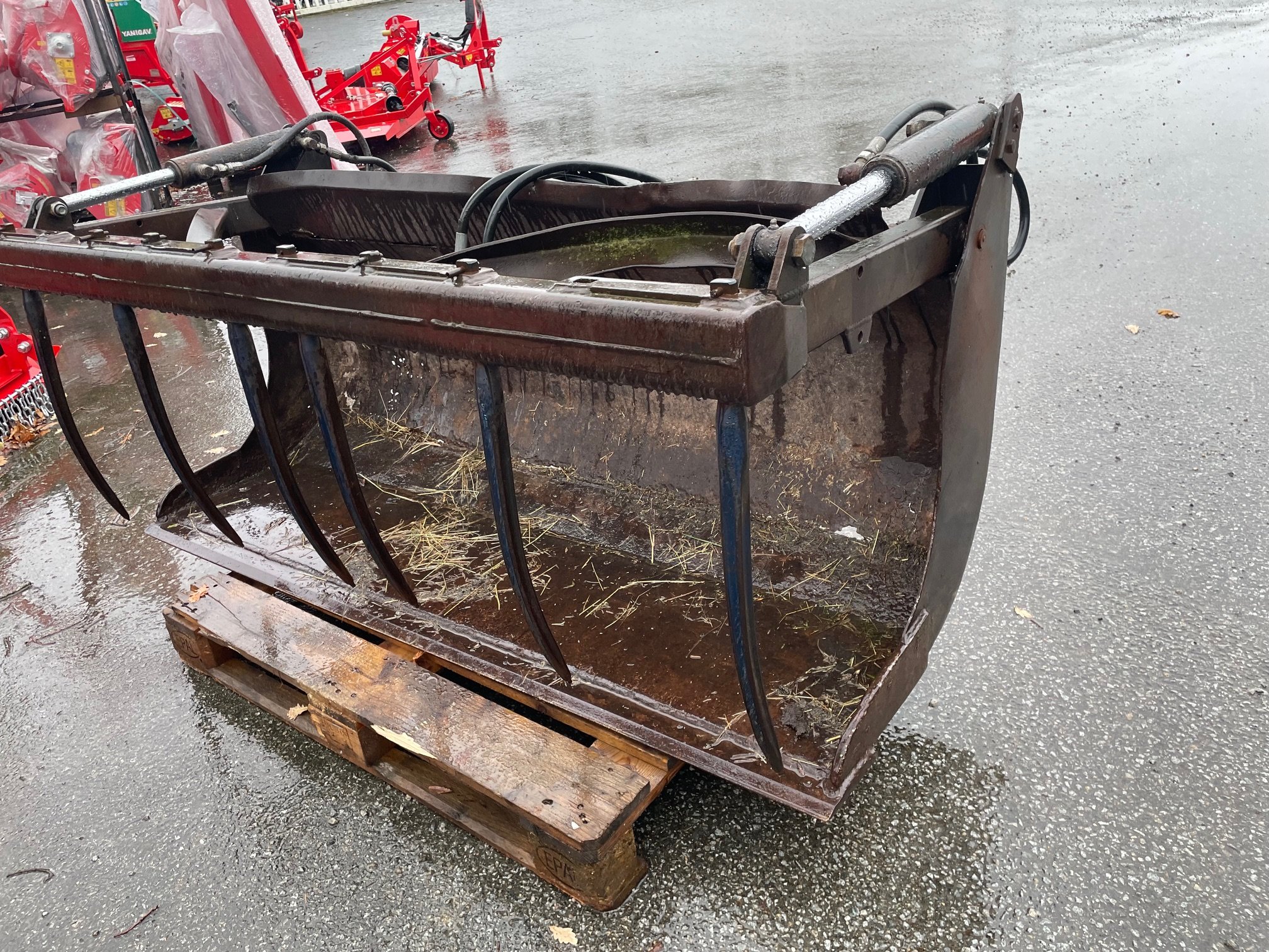 Godet multi-services Quicke 1m70