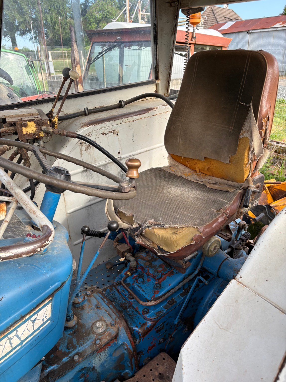 Tracteur agricole Ford 5000
