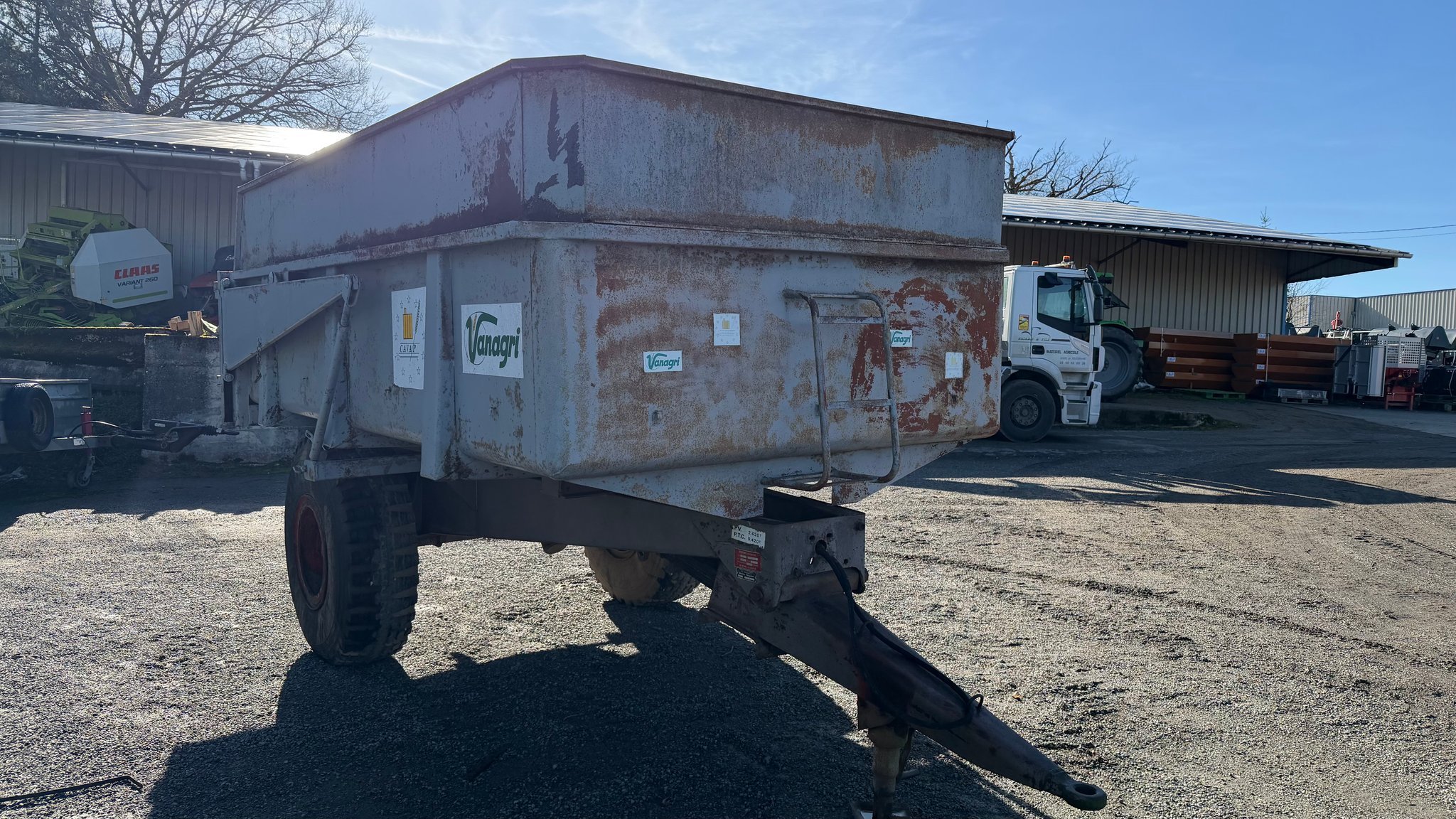 Benne agricole Massey Ferguson MF107